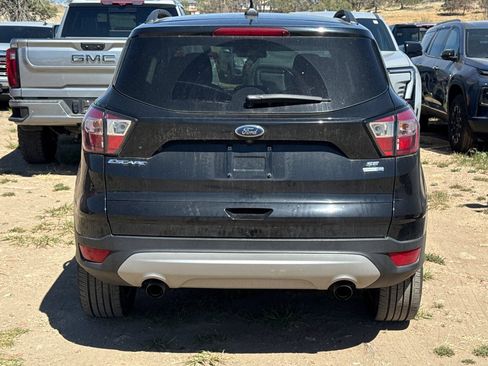 Used 2018 Ford Escape SE w/ SE Sync 3 Package AWD/4WD image 5