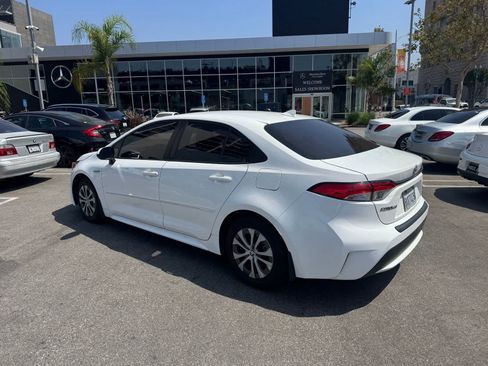 Used 2021 Toyota Corolla LE w/ Carpet Mat Package (TMS) FWD image 4