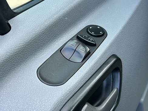 Used 2016 Mercedes-Benz Sprinter 2500 image 12