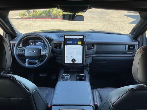 Certified 2024 Ford Expedition Limited image 26