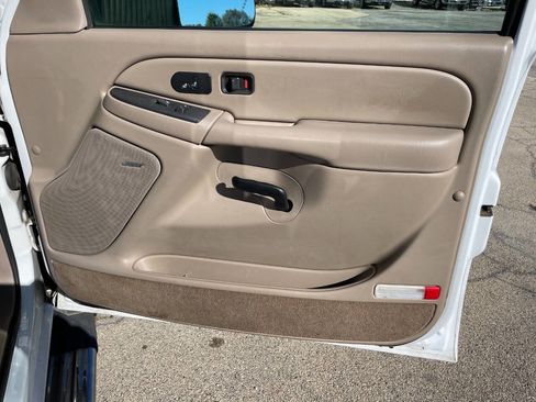 Used 2005 GMC Sierra 3500 SLT w/ Heavy-Duty Power Package image 31