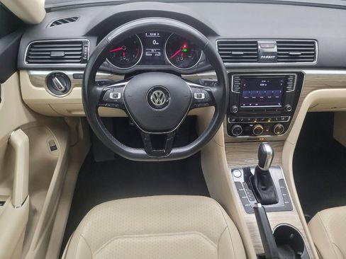 Used 2018 Volkswagen Passat 2.0T SE FWD image 22