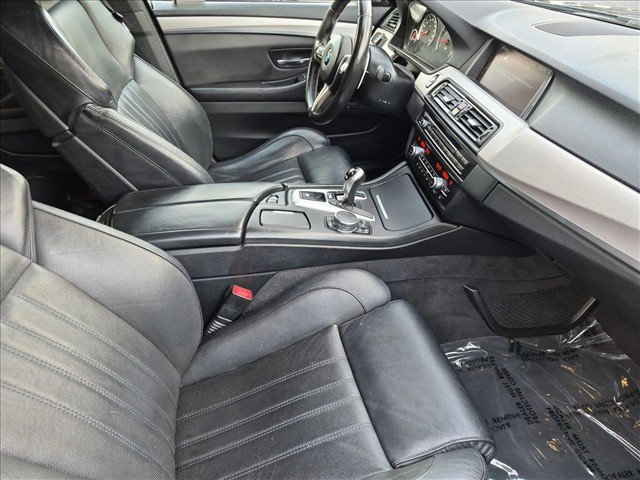 Used 2015 BMW M5 RWD image 22
