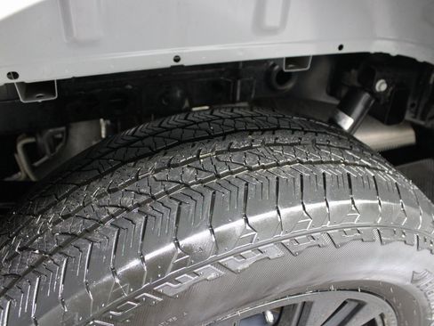 Used 2024 Ford F150 Lariat image 39