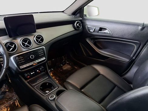 Used 2020 Mercedes-Benz GLA 250 4MATIC w/ Convenience Package image 19