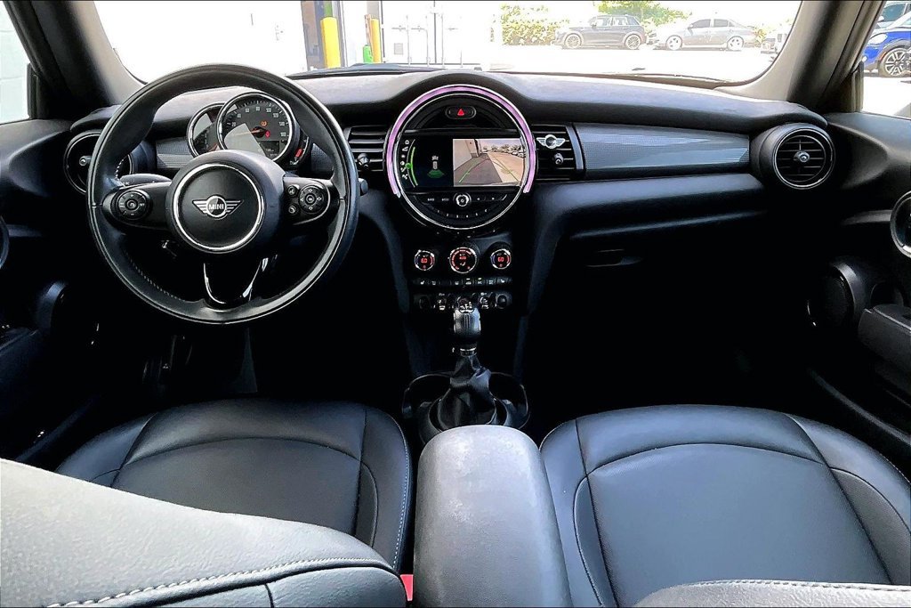 Used 2019 MINI Cooper 2-Door Hardtop w/ Signature Upholstery Package FWD image 13