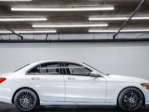 Used 2020 Mercedes-Benz C 300 w/ Premium Package image 6