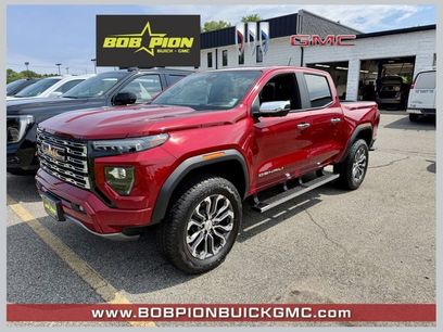 New 2026 GMC Canyon Denali w/ LPO, Black Badging Package