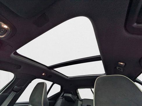 Used 2022 Volvo XC40 T5 R-Design w/ Protection Package Premier image 14