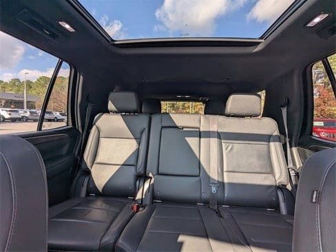 Used 2022 Chevrolet Tahoe Z71 image 10