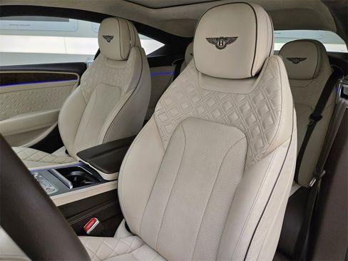 Used 2022 Bentley Continental GT image 32