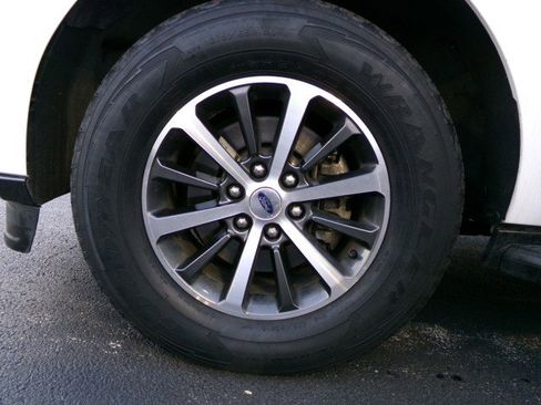 Used 2019 Ford Expedition Max XLT image 20