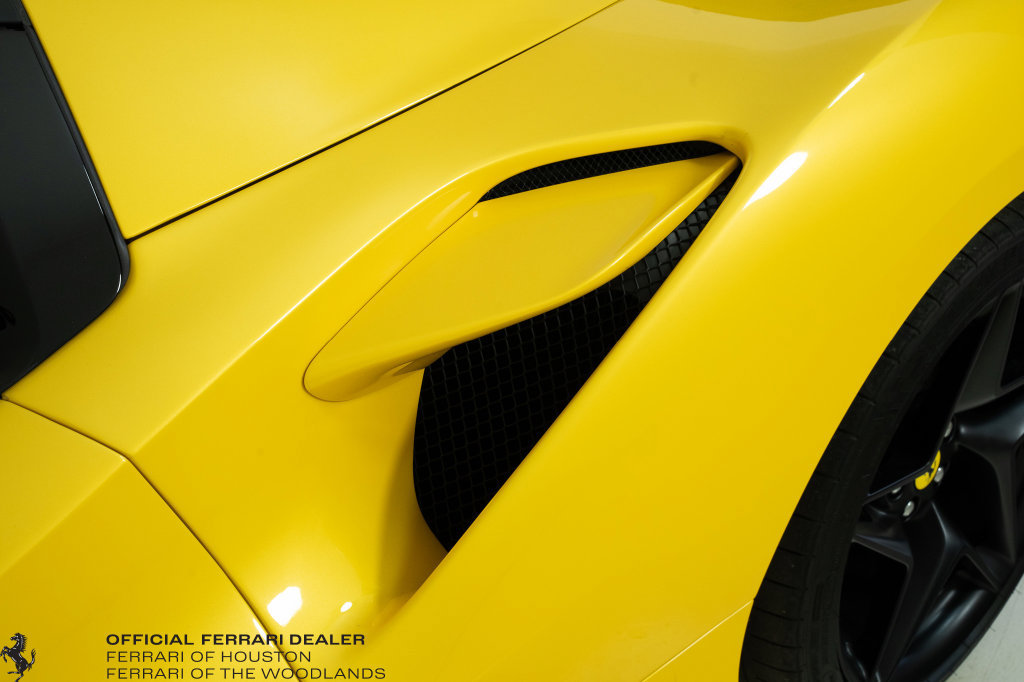 Used 2021 Ferrari F8 Tributo RWD image 36