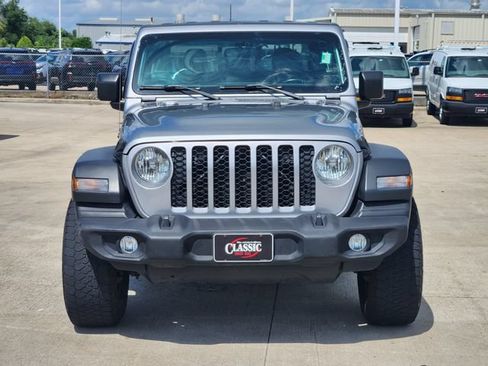 Used 2020 Jeep Gladiator Sport w/ Quick Order Package 24S AWD/4WD image 2