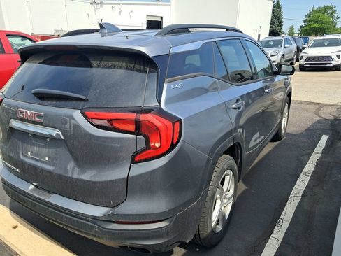 Used 2018 GMC Terrain SLE w/ Driver Convenience Package FWD image 7