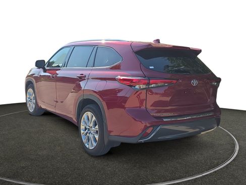 Used 2020 Toyota Highlander Limited w/ Protection Package #3 AWD/4WD image 3