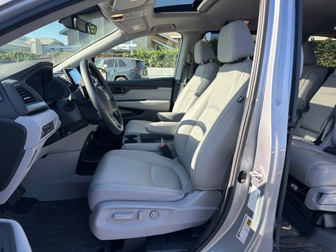 Used 2024 Honda Odyssey EX-L image 10