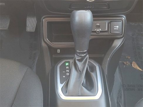 Used 2020 Jeep Renegade Sport w/ Sport Appearance Group image 16