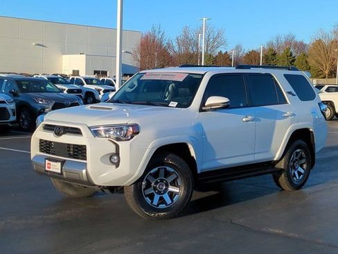 Certified 2023 Toyota 4Runner TRD Off-Road Premium image 2