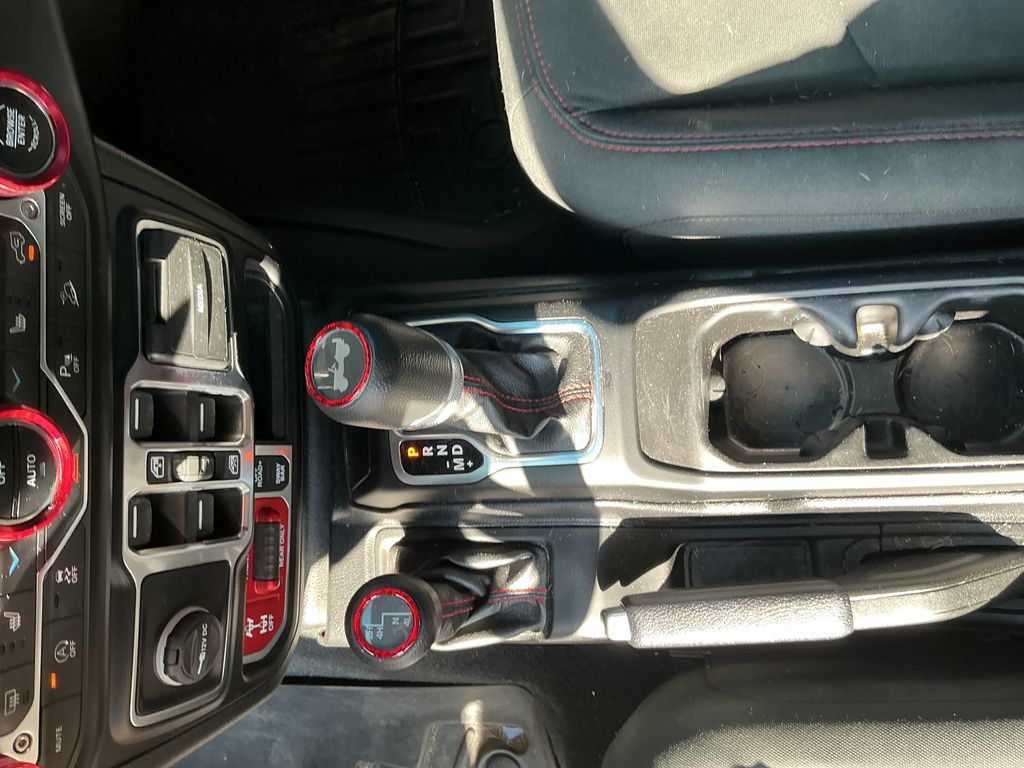 Used 2021 Jeep Wrangler Unlimited Rubicon AWD/4WD image 32