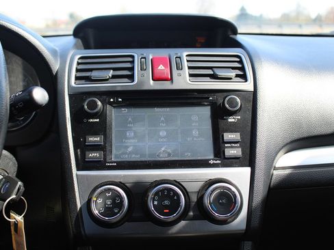 Used 2015 Subaru Crosstrek 2.0i Premium w/ Moonroof Package image 15