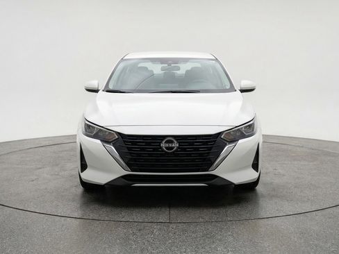 Used 2025 Nissan Sentra SV image 2