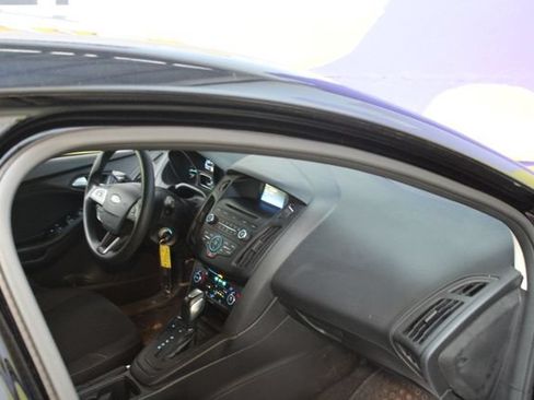Used 2016 Ford Focus SE FWD image 12