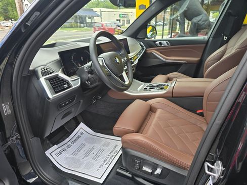 Used 2025 BMW X5 xDrive40i w/ Premium Package AWD/4WD image 13