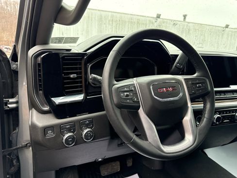 Used 2024 GMC Sierra 1500 Elevation image 12