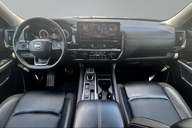 Used 2026 Nissan Pathfinder SL FWD image 7