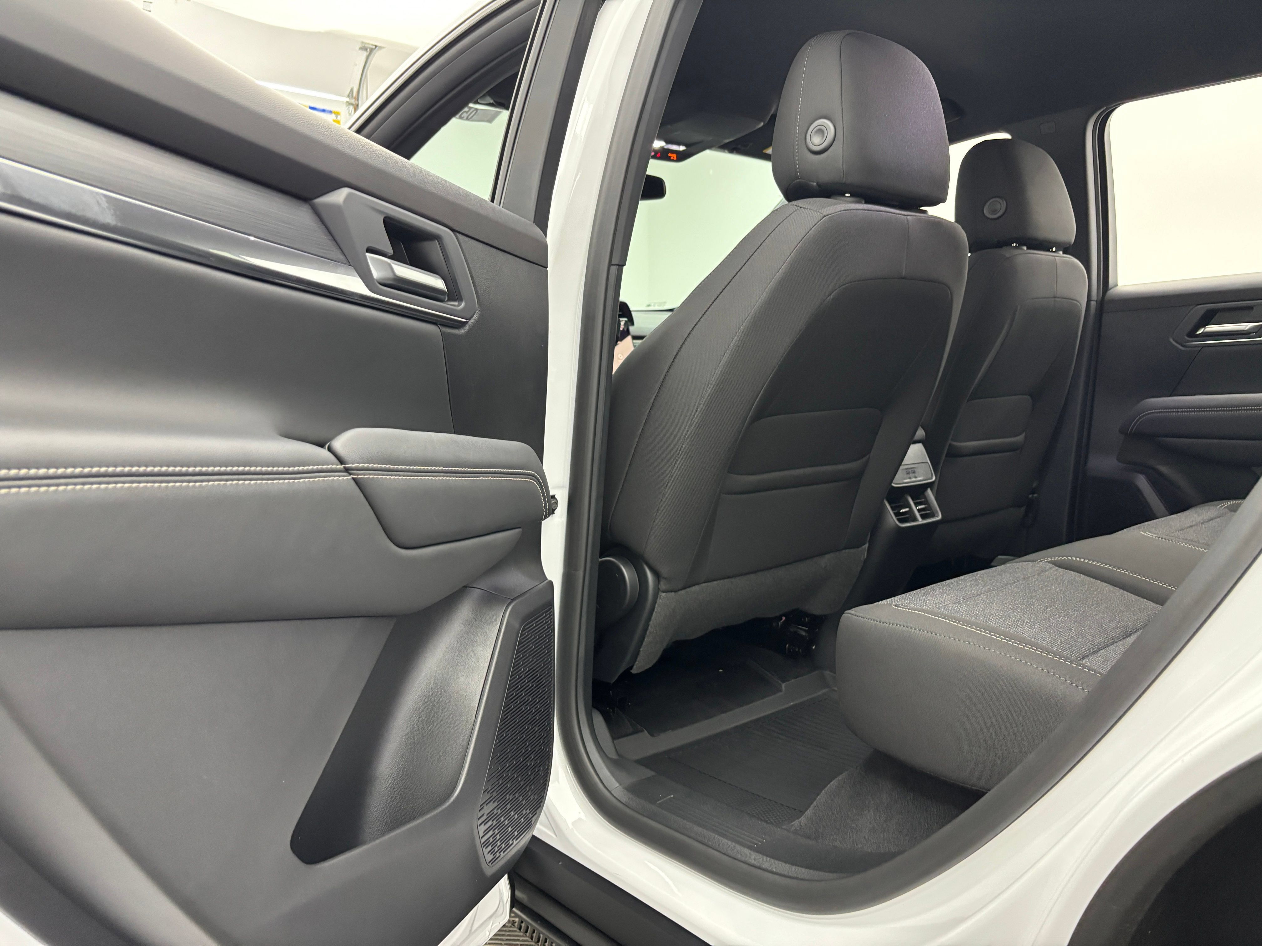 New 2027 GMC Terrain Elevation FWD image 34