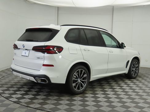 New 2026 BMW X5 sDrive40i w/ M Sport Package image 5