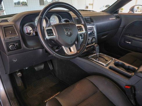 Used 2013 Dodge Challenger SXT image 11