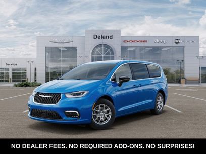 New 2026 Chrysler Pacifica Select