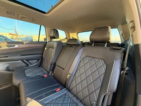 Certified 2025 Volkswagen Atlas SEL Premium R-Line AWD/4WD image 8