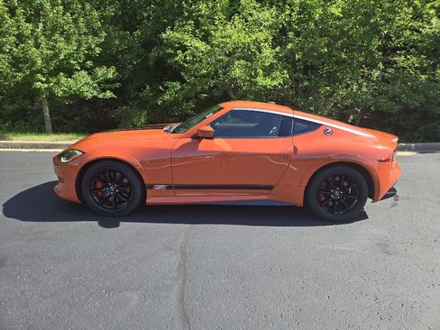 Used 2024 Nissan Z Performance w/ Heritage Edition RWD image 5