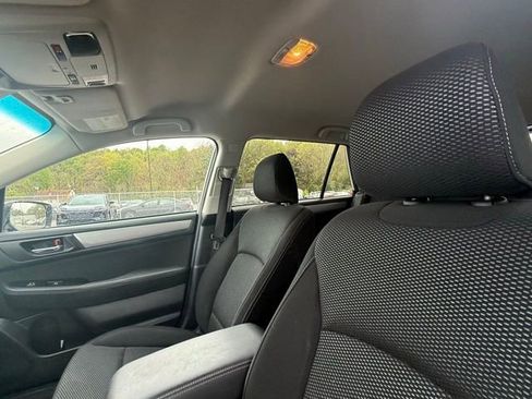 Used 2017 Subaru Outback 2.5i Premium AWD/4WD image 6