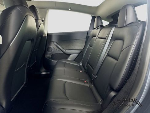 Used 2023 Tesla Model Y Long Range image 28