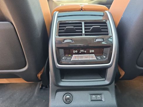 Used 2023 BMW X7 xDrive40i w/ Premium Package AWD/4WD image 30