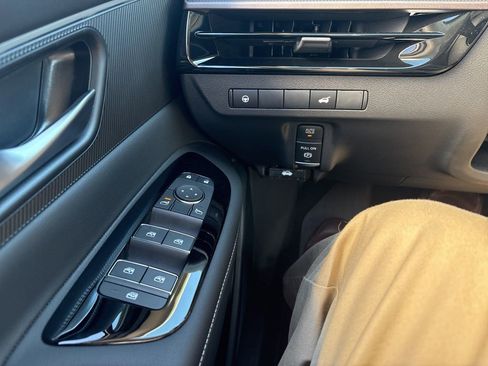 New 2025 Nissan Murano SV AWD/4WD image 24