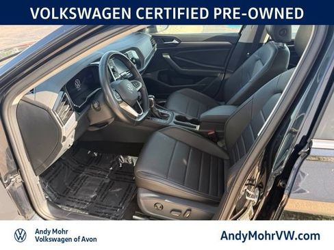 Used 2024 Volkswagen Jetta SE FWD image 12