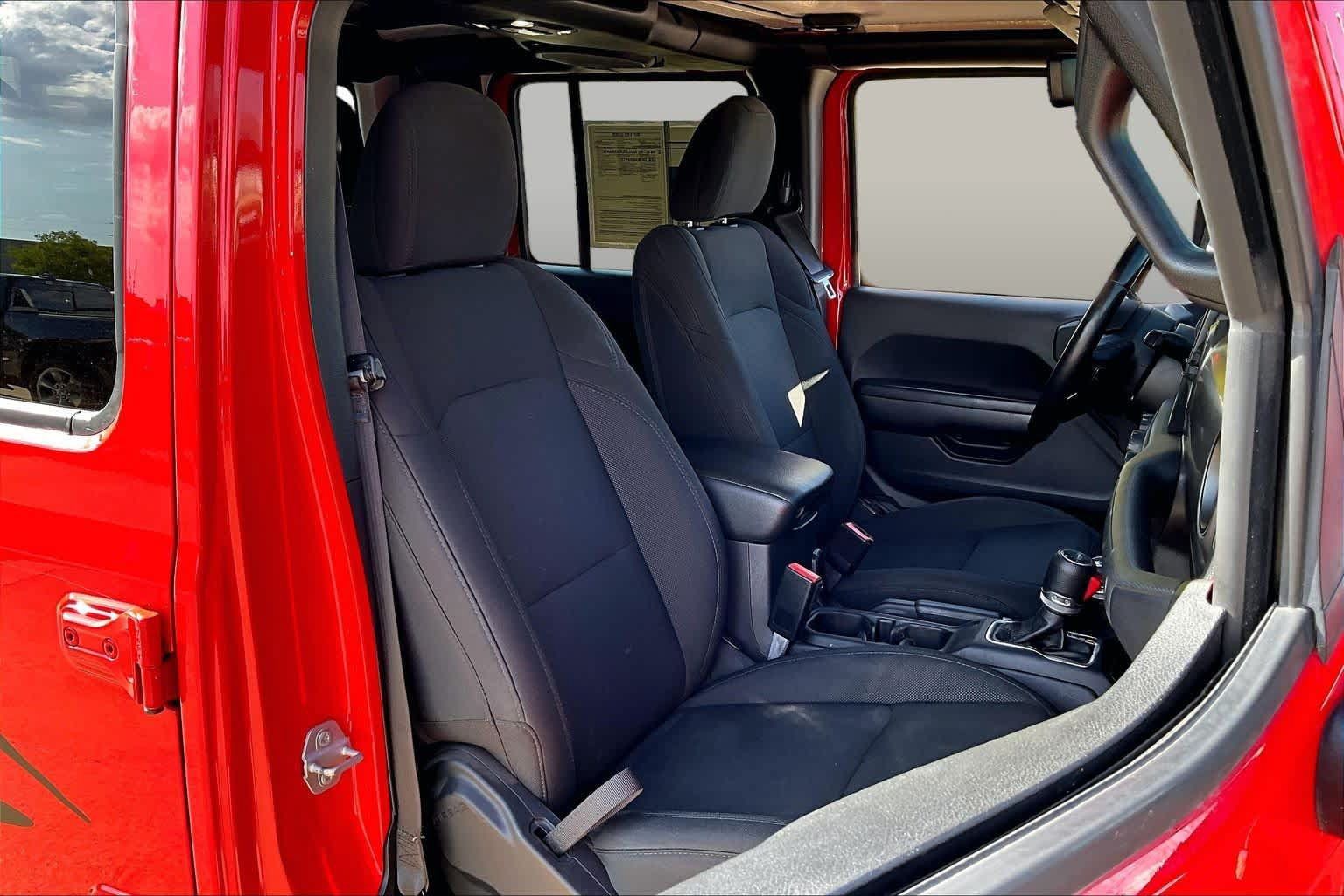 Used 2021 Jeep Gladiator Sport AWD/4WD image 7