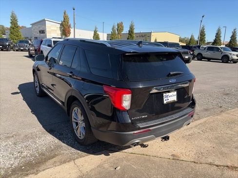 Used 2021 Ford Explorer Limited w/ Equipment Group 301A AWD/4WD image 4