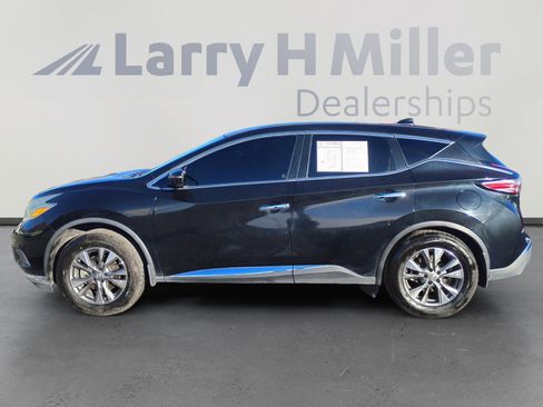 Used 2017 Nissan Murano S image 2