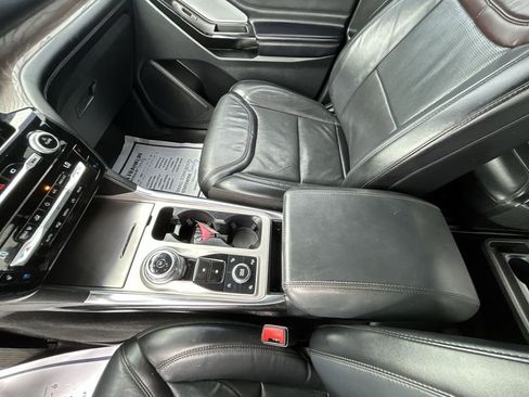 Used 2021 Ford Explorer Platinum w/ Equipment Group 601A AWD/4WD image 27