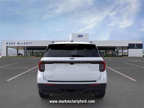New 2026 Ford Explorer Active image 5