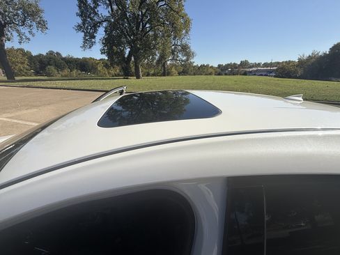 Used 2024 MAZDA MAZDA3 s FWD image 7