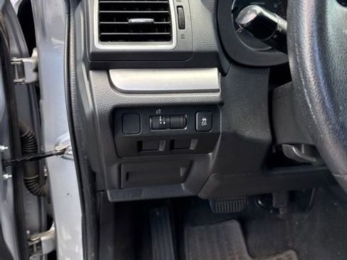 Used 2018 Subaru Forester 2.5i w/ Alloy Wheel Package image 32