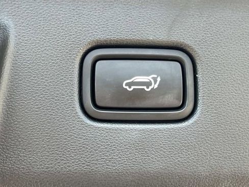 Certified 2022 Hyundai Tucson Limited FWD image 12
