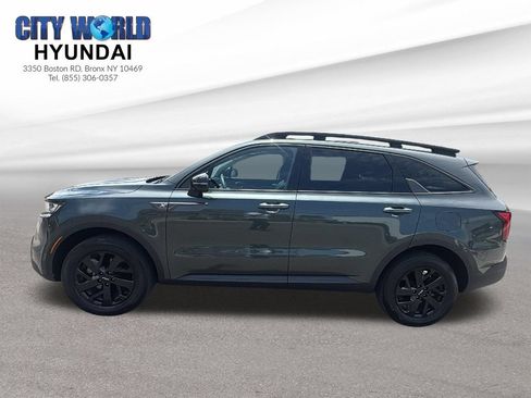 Used 2023 Kia Sorento S w/ Panoramic Sunroof Package AWD/4WD image 2